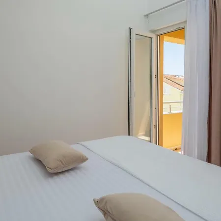 50grey Trogir